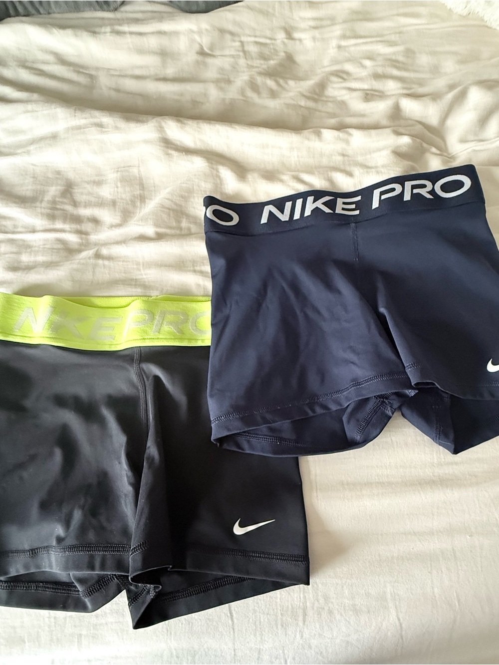 Nike pro shorts women’s small